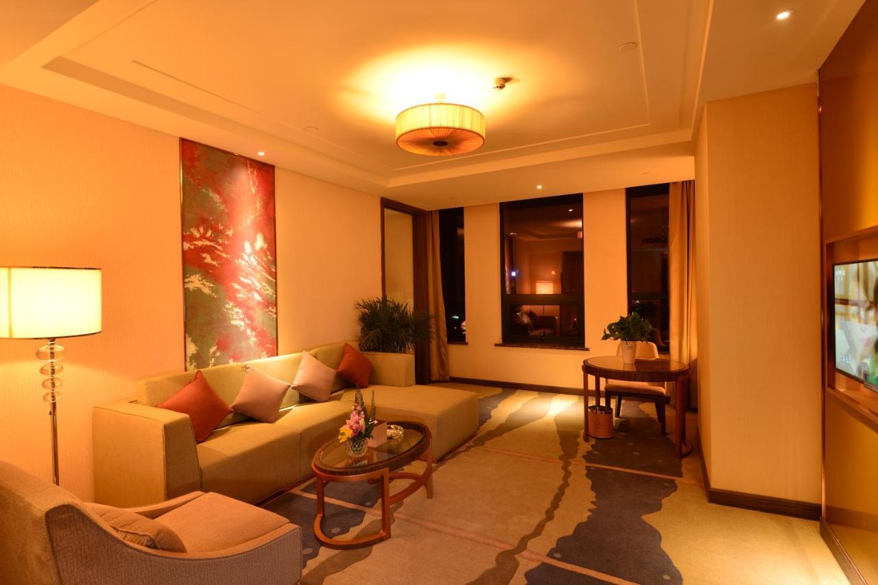 Ramada Heze Hotel Bagian luar foto